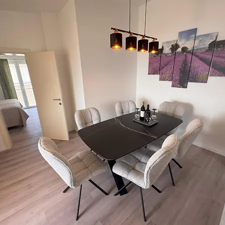 Mosor Apartament *