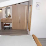 Mosor Апартаменты Омиш